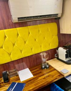 RönnauHausboot mit Traumlage in Lübeck-Travemünde的相册照片