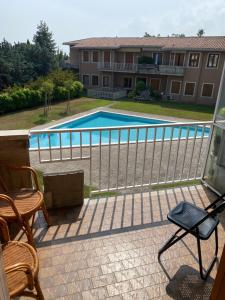The swimming pool at or close to Oasi