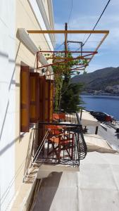 Imagen de la galería de Symi Blue Port Apartment, en Symi