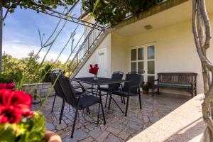 Balkón nebo terasa v ubytování Apartments Sara