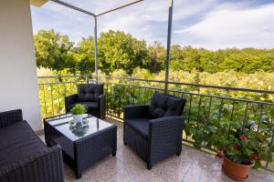Balkón nebo terasa v ubytování Apartments Sara