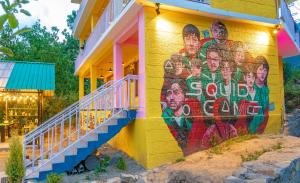 Gallery image of Whoopers Hostel Manali in Manāli