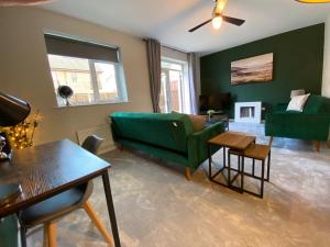 O zonă de relaxare la Heartswood Home Modern 3-bedroom, double driveway