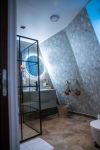 Et badeværelse på Luxury apartment in Bergen's Gastronomic district