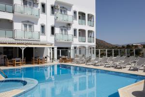 Bazén v ubytování Areti Hotel nebo v jeho okolí