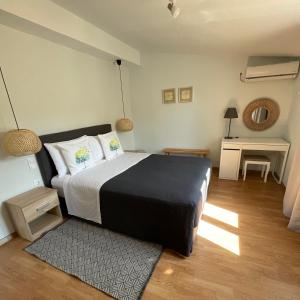 Postel nebo postele na pokoji v ubytování Seaside Retreat House