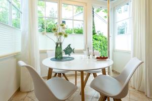 Fotografie z fotogalerie ubytování Wellenreiter - Villa Ambienta in Top Lage im Zentrum v destinaci Binz + 18 fotografií