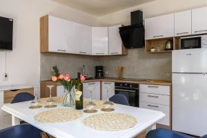 Kuchyň nebo kuchyňský kout v ubytování Apartments Mare Trogir