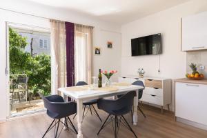 Kuchyň nebo kuchyňský kout v ubytování Apartments Mare Trogir