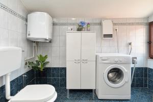 Koupelna v ubytování Apartment Mirela 2145