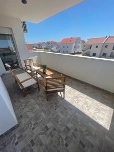 Ein Balkon oder eine Terrasse in der Unterkunft Villa Iva Vodice
