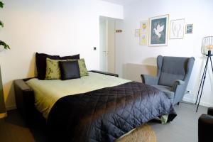 A bed or beds in a room at Studio Cosy de 18M2