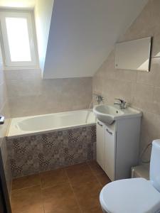 Koupelna v ubytování Pokoje Gościnne - Apartamenty MATI