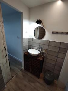 A bathroom at Napraszállás Vendégház
