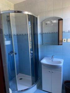 Koupelna v ubytování Pokoje Gościnne - Apartamenty MATI