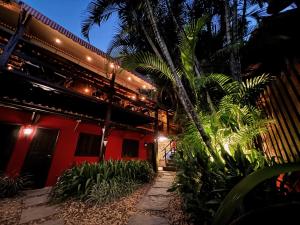 Um jardim em Pousada Paloma