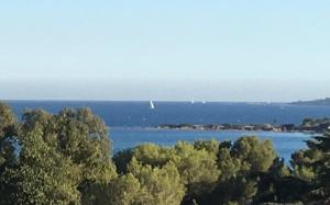 Foto de la galería de Chambres d'hôtes VUE MER Mer à 2 min à pied en Sainte-Maxime