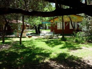 Un jardín fuera de Cabañas Los Quijotes