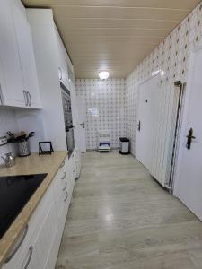 A kitchen or kitchenette at Torredembarra cosy, well equipped house, 5 min. from the beach