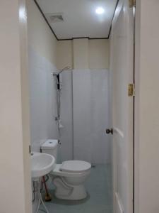 Ein Badezimmer in der Unterkunft MAYA HOMES VALENCIA