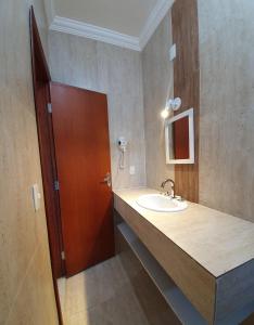 Pousada Brisas da Serra tesisinde bir banyo