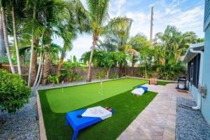 Κήπος έξω από το Beach house w/Putting Green/Game Rm/Rooftop Deck