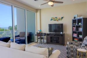 Galeriebild der Unterkunft Beachfront Laid Back and Luxurious Diamond Beach Condo - Amazing Pools Amenities in Galveston