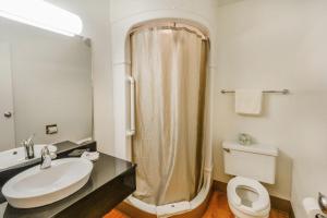 Koupelna v ubytování Motel 6-Huntsville, TX