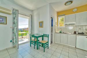 Una cocina o cocineta en Villa Zefiros