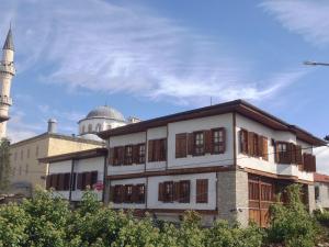Budova, kde se penzion – hostinec nachází + 27 fotografií