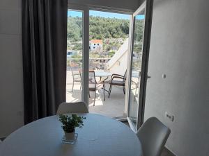 Balkón nebo terasa v ubytování Apartment Teuta