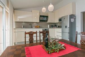 Fotografia z galérie ubytovania Apartment Franko, free parking v destinácii Kaštela