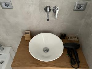 A bathroom at Il Tempio degli Artisti - Suites