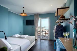 Foto da galeria de CONTE CRISTO Suites em Paralia Katerinis