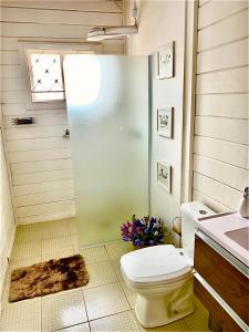 Et badeværelse på Casa centro Capivari 700m distância