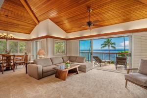 Zona de estar de Puunoa Beach Estates - CoralTree Residence Collection