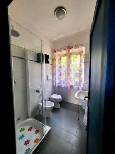 A bathroom at Appartamenti Vanacore