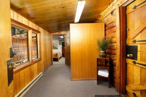 Fotografie z fotogalerie ubytování Alpine Meadows Log Cabin v destinaci Girdwood