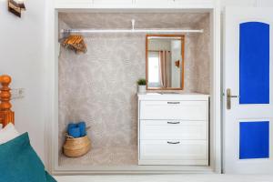 Ein Badezimmer in der Unterkunft La Ola Beach House