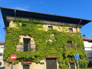 Photo de la galerie de l'établissement Apartamento Gaudi, à Comillas