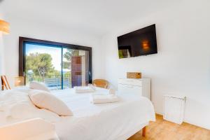 Postel nebo postele na pokoji v ubytování Ses Alzines Apartment - Costa De Los Pinos