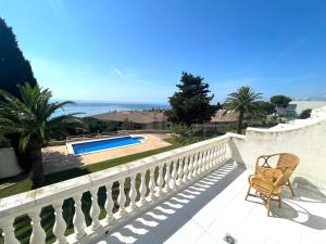 The swimming pool at or close to MILA adosado vistas al mar