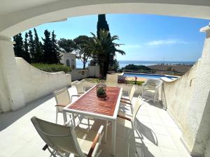 The swimming pool at or close to MILA adosado vistas al mar