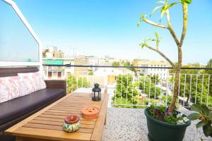 A balcony or terrace at Luccil's Home Downtown