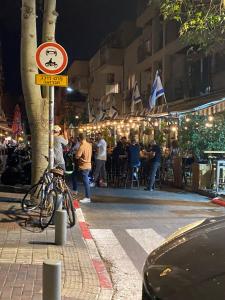 Foto da galeria de Pleasant Loft Apartment In The Heart Of Tel-Aviv em Tel Aviv