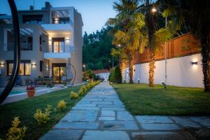Vonkajšia záhrada v ubytovaní Pefkohori Golden Mountain Beach Villas