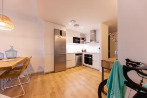 Kuchyňa alebo kuchynka v ubytovaní Bravissimo Tarlà, 2-bedroom apartment