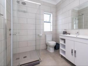 Phòng tắm tại Ocean Pearl Accommodation +26 ảnh