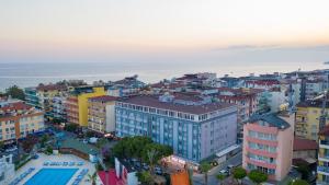 Nespecifikovaný výhled na destinaci Alanya nebo výhled na město při pohledu z hotelu