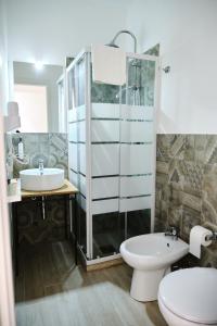 A bathroom at Mercede Rooms